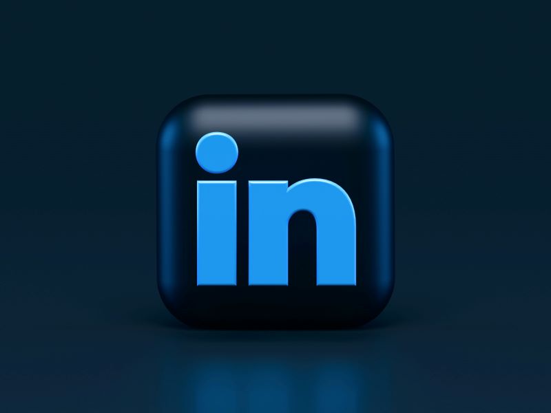 linkedin qr code generator with logo